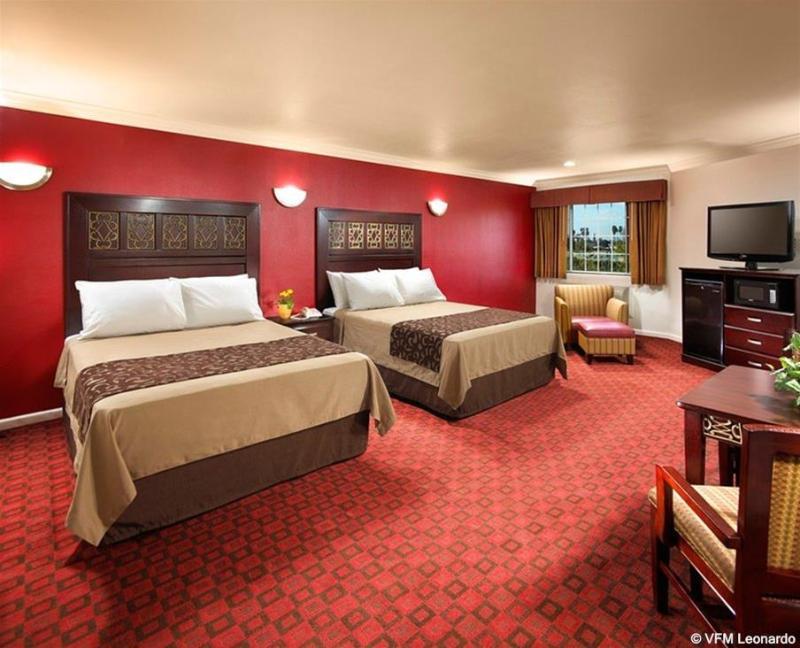 Studio Inn & Suites At Promenade Давні Екстер'єр фото