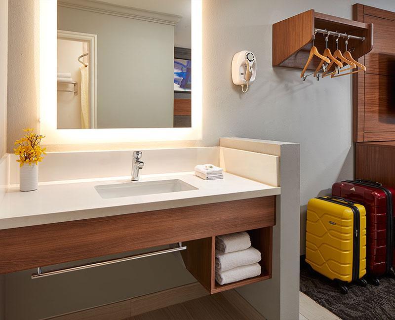 Studio Inn & Suites At Promenade Давні Екстер'єр фото